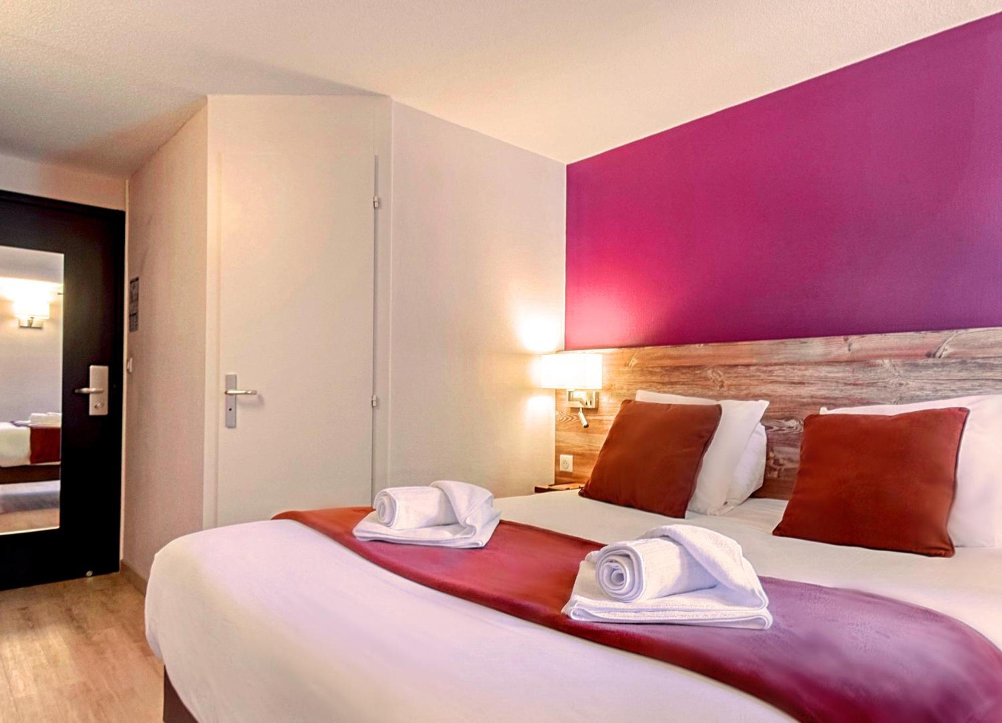 Brit Hotel Confort Pau Lons Exterior foto