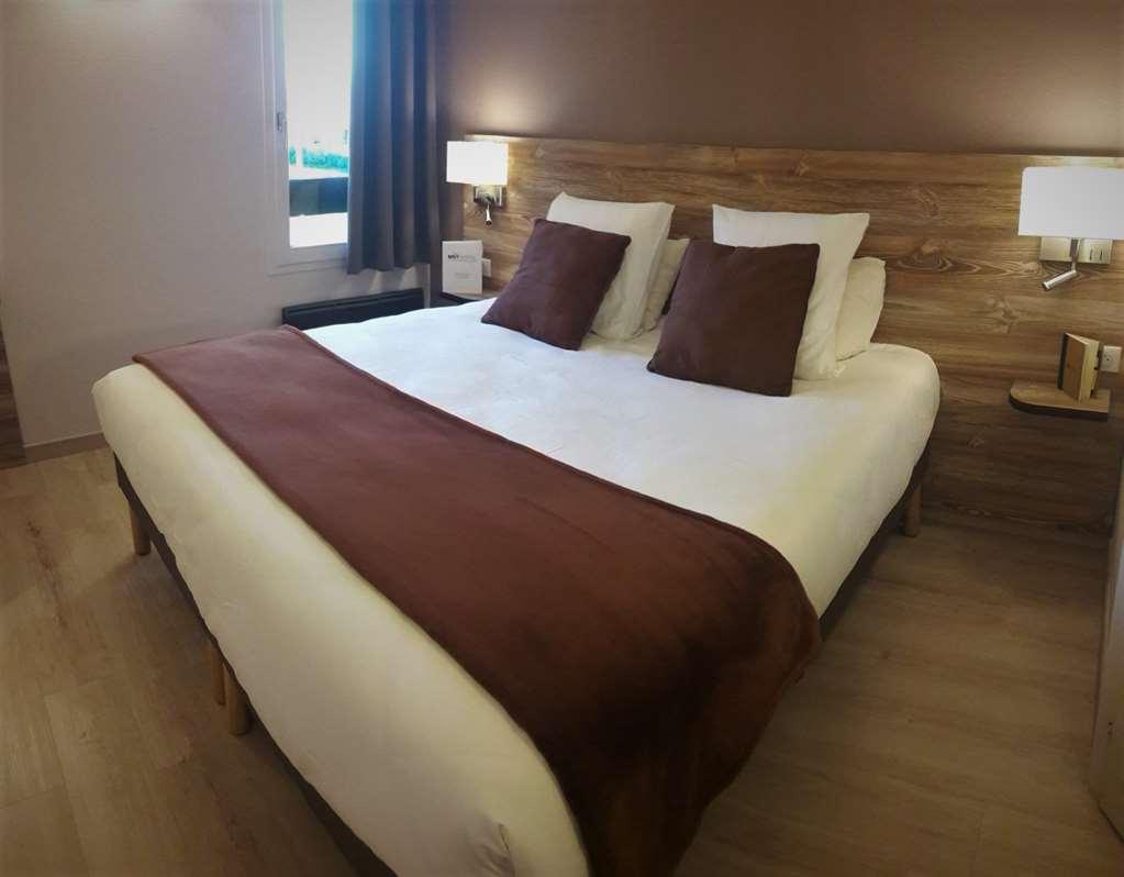 Brit Hotel Confort Pau Lons Zimmer foto