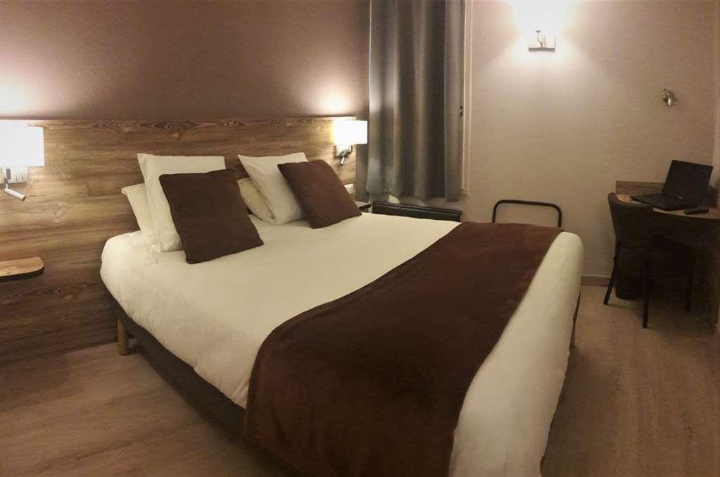 Brit Hotel Confort Pau Lons Zimmer foto