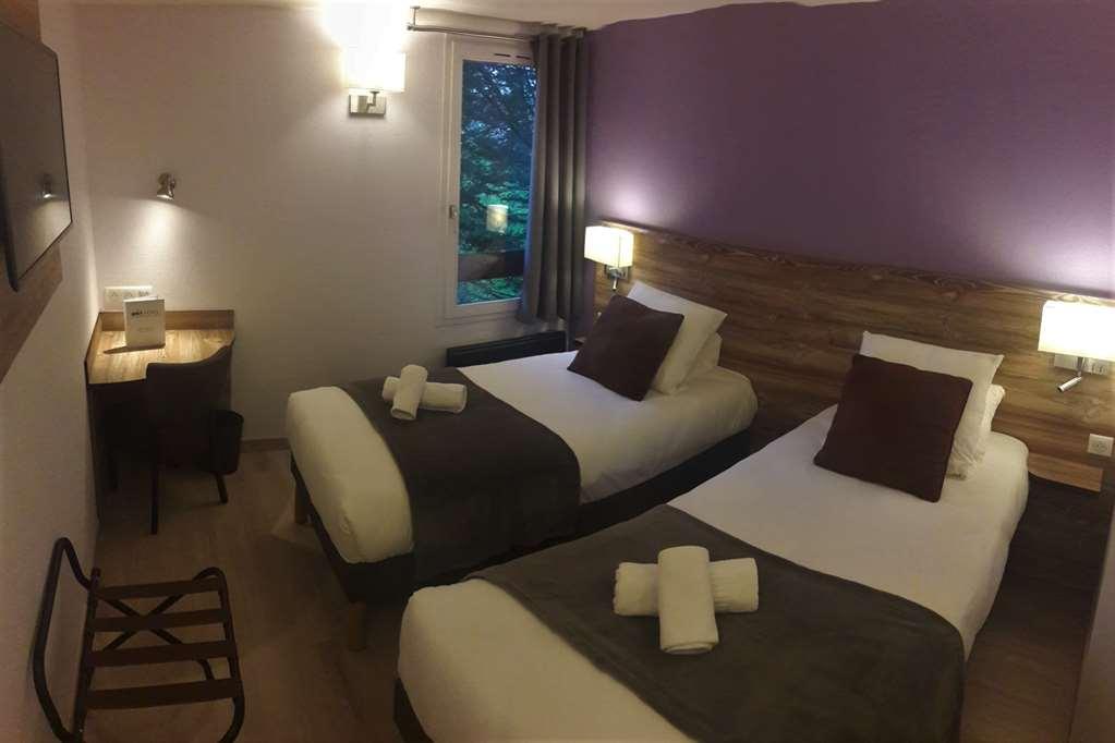 Brit Hotel Confort Pau Lons Zimmer foto
