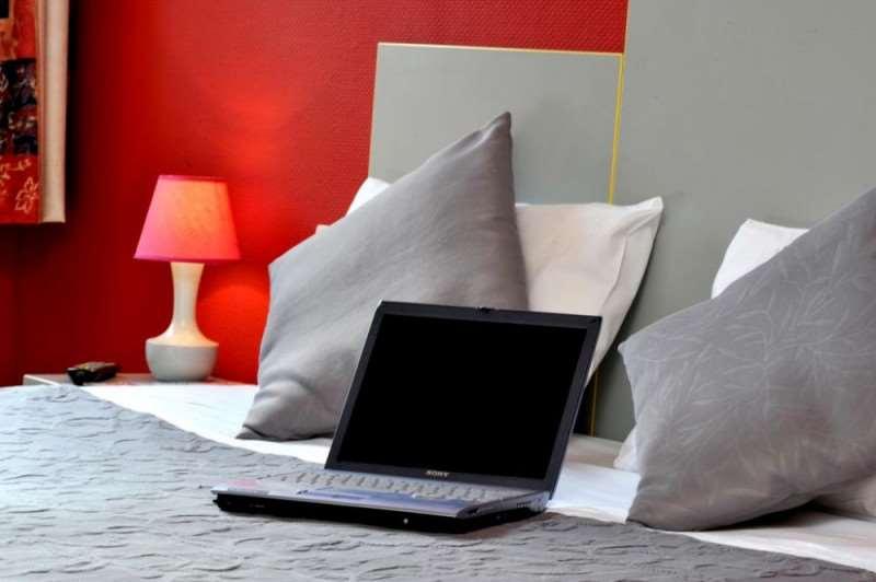 Brit Hotel Confort Pau Lons Zimmer foto